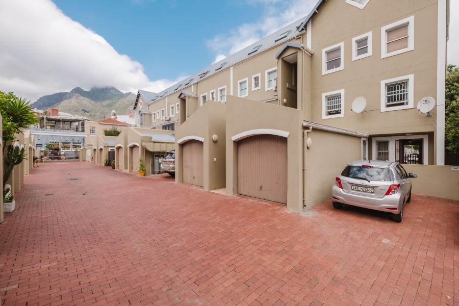 3 Bedroom Property for Sale in Gardens Western Cape